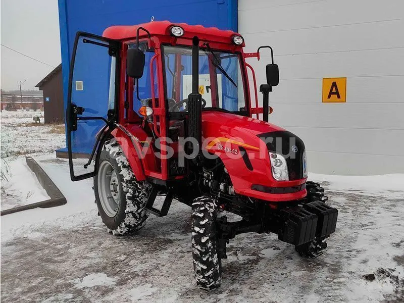 Трактор Dongfeng DF-404C G2 с кабиной