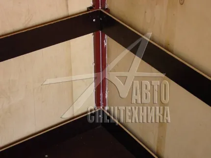 Промтоварный фургон ISUZU FORWARD 18.0