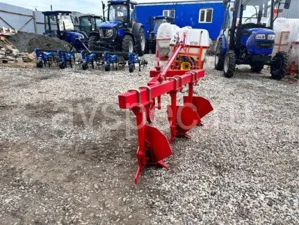 Плуг трехкорпусный 1l-320