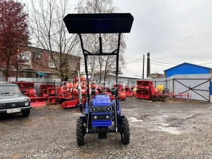 Минитрактор Русич Т-30 ВОМ 4x4 с фронтальным погрузчиком